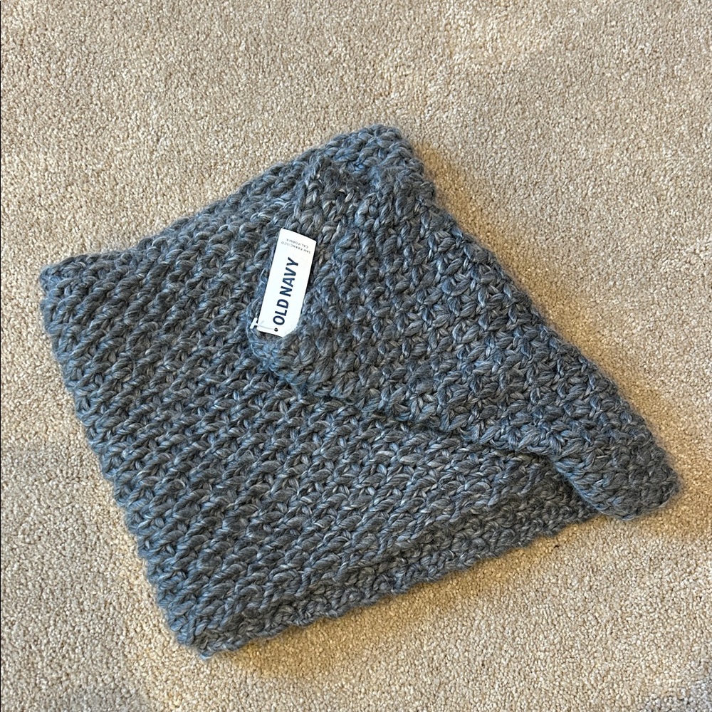 Old Navy new with tags knit cowl